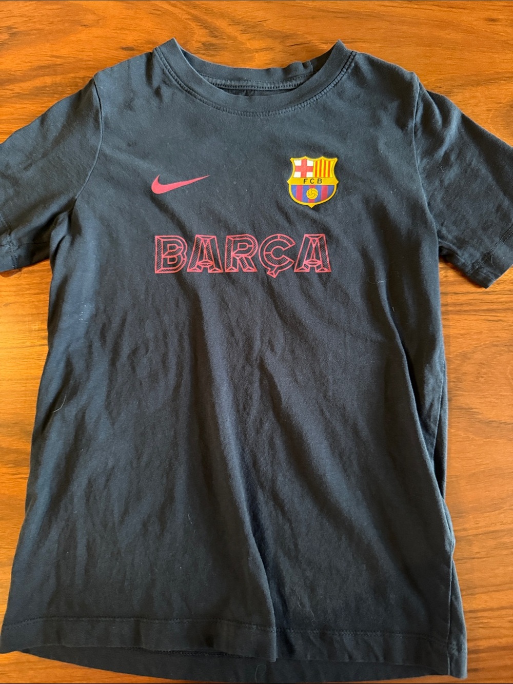 Nike Black Kids' Barça Short Sleeve Tee with red Logo
